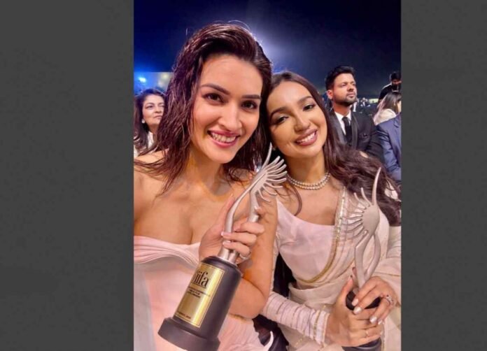 Kanika Dhillon, Kriti Sanon, Do Patti, IIFA 2024, Best Original Story, Best Actress, Hindi Original Film, Indian Cinema, Bollywood, Movie Awards, Kanika Dhillon IIFA Award, Kriti Sanon IIFA Award, Do Patti Award Winning Film, Do Patti Best Story, Do Patti Best Actress, IIFA Jaipur, 25th IIFA Awards, Kanika Dhillon Writer, Kanika Dhillon Producer, Kanika Dhillon Kathha Pictures, Gandhari Movie, Taapsee Pannu Gandhari, Devashish Makhija Gandhari, Kanika Dhillon Manmarziyaan, Kanika Dhillon Kedarnath, Kanika Dhillon Haseen Dillruba, Do Patti Most Viewed, Do Patti Global Appreciation, Do Patti 2024, Do Patti Netflix, Kanika Dhillon interview, Kriti Sanon award speech, Do Patti review, Gandhari movie release date, IIFA awards winners list,